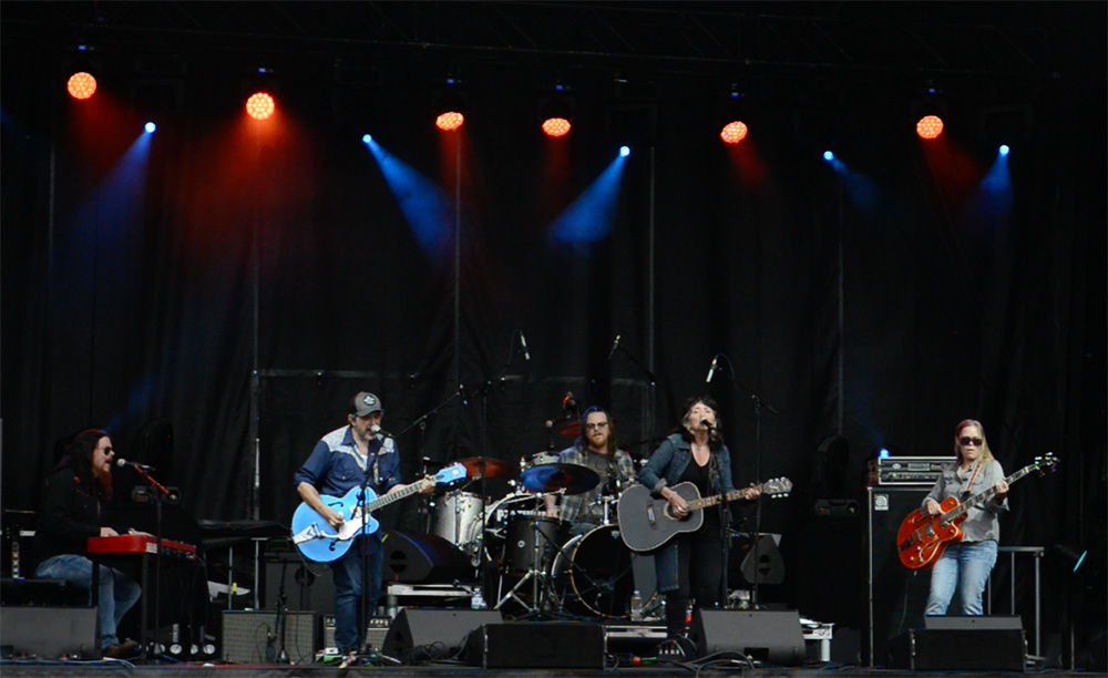 Rae Billing & CRYBABY at Kerrfest 2019